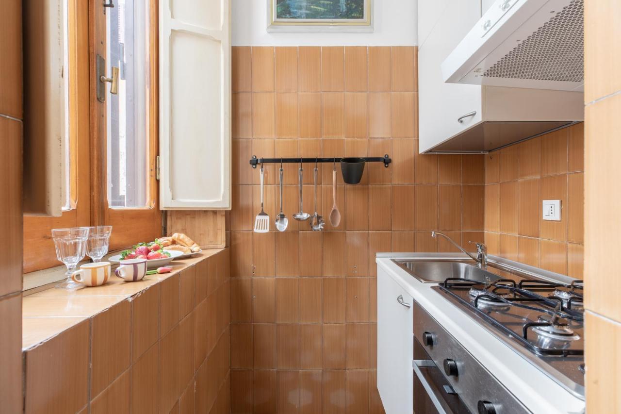 Iflat Pantheon Historic Two-Story Apartment Rome Luaran gambar