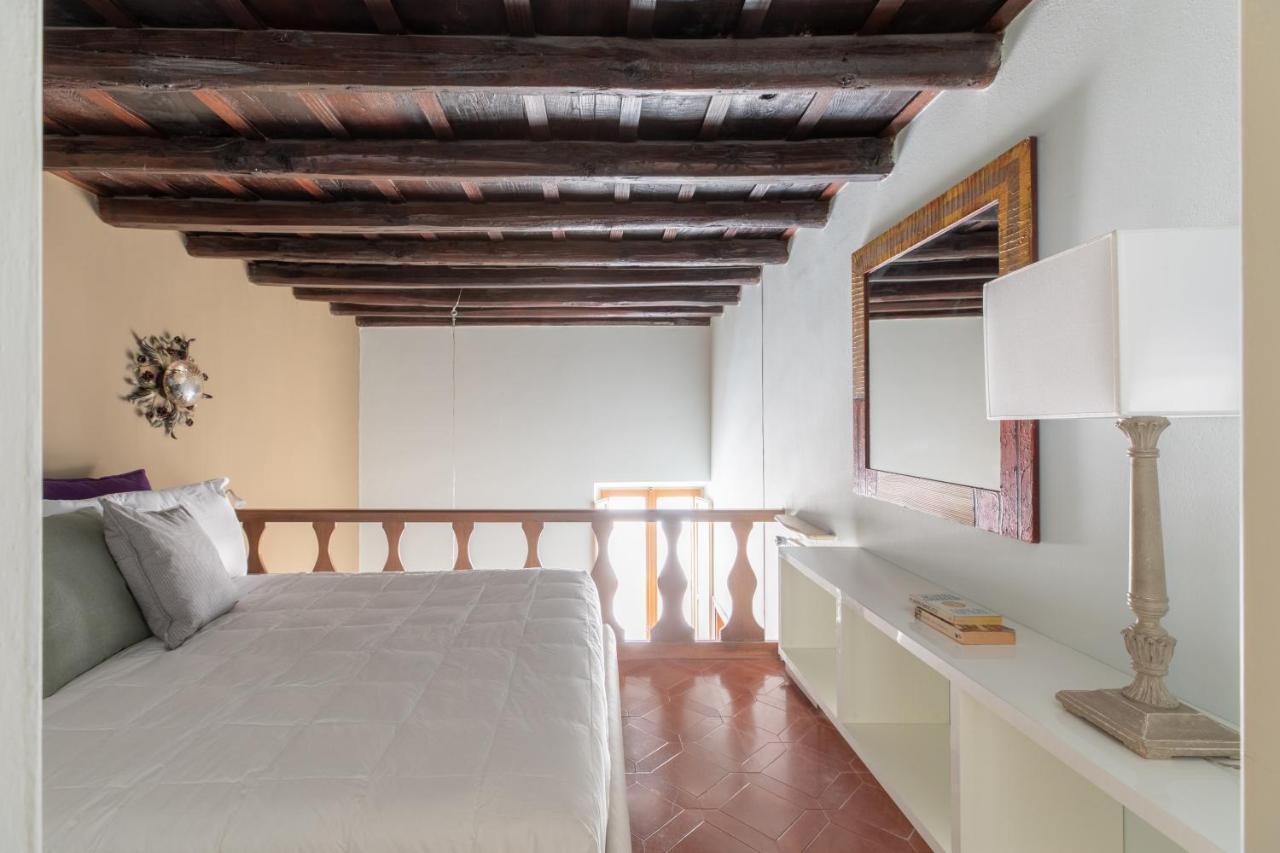 Iflat Pantheon Historic Two-Story Apartment Rome Luaran gambar